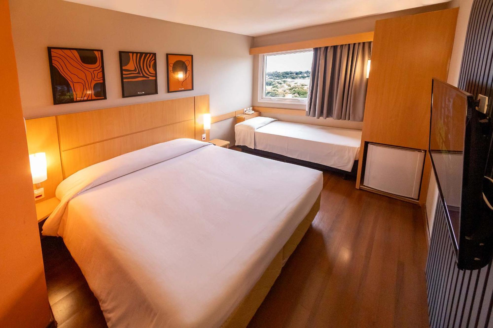 Hus Hotel Dourados Zewnętrze zdjęcie